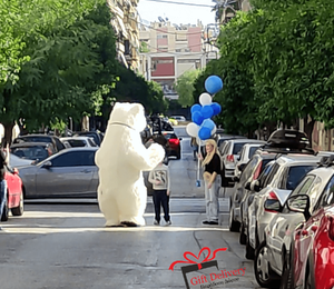 Πάρτυ γενεθλίων. Gift Delivery  Λευκή Πολική Αρκούδα για γενέθλια. Ιδέες για δώρα. Ξεχωριστό δώρο για  Γενέθλια. Δώρο για πάρτυ γενεθλίων. Μοναδικά δώρα γενεθλίων . Έκπληξη για τα γενέθλια.